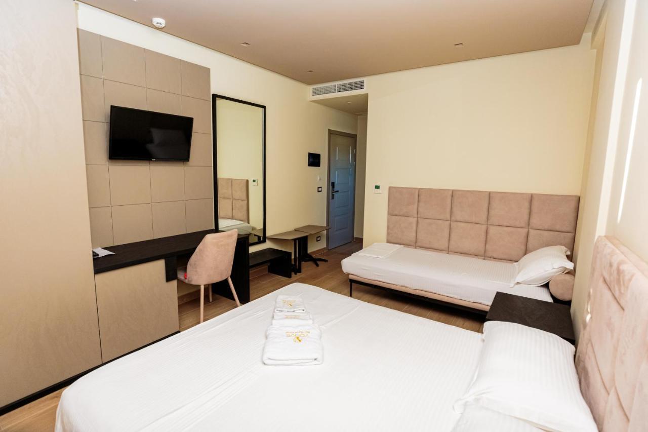 Vogue Boutique Hotel Vlorë エクステリア 写真