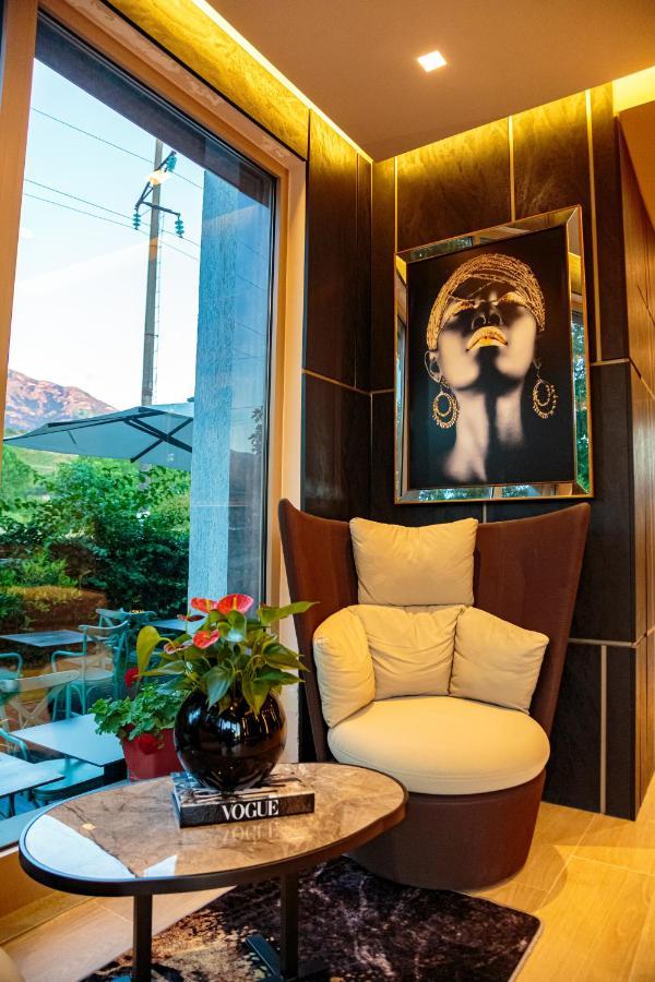 Vogue Boutique Hotel Vlorë エクステリア 写真