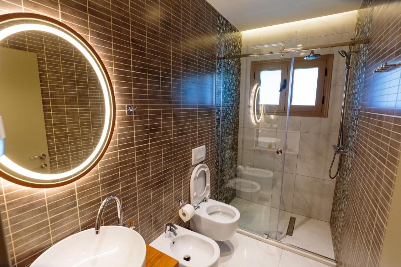 Vogue Boutique Hotel Vlorë エクステリア 写真